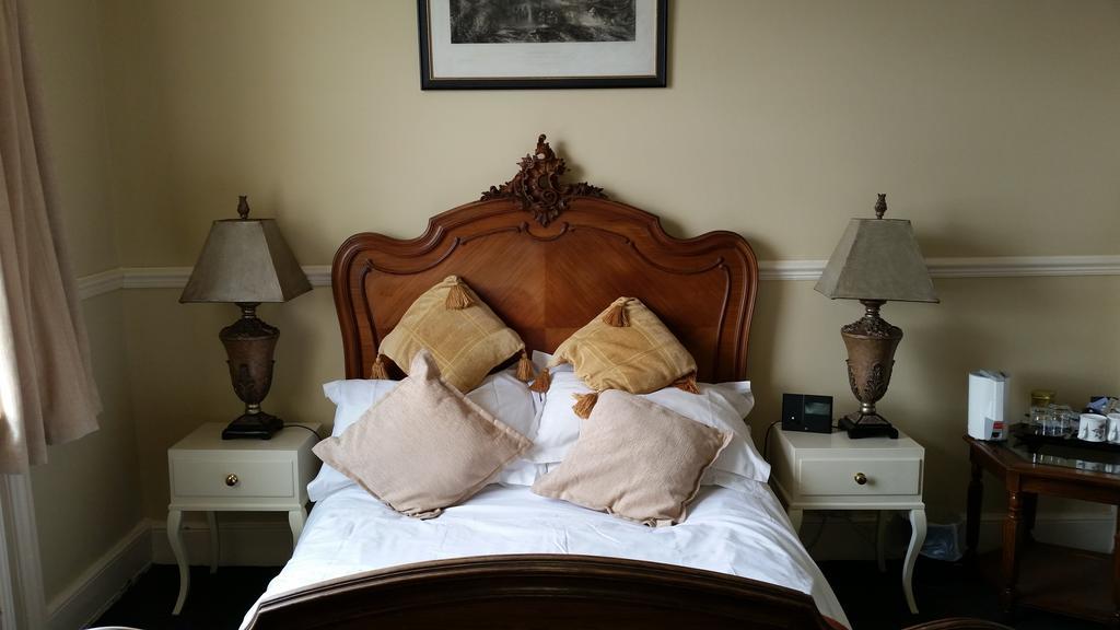 צ'לטנהם Crossways Guest House חדר תמונה