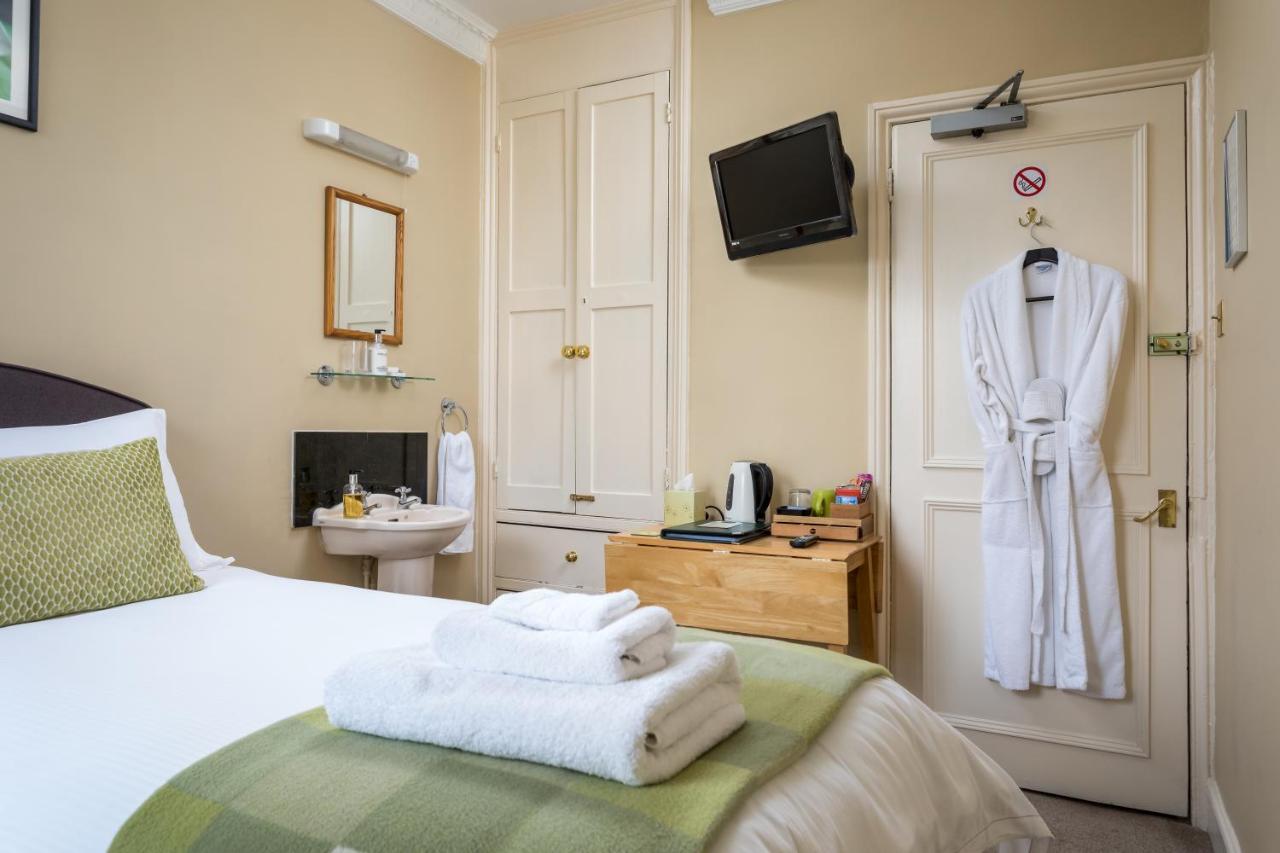 צ'לטנהם Crossways Guest House מראה חיצוני תמונה