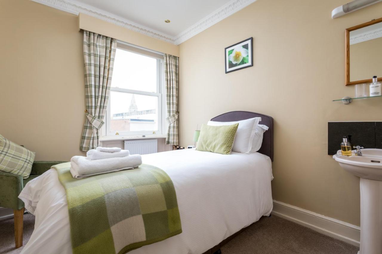צ'לטנהם Crossways Guest House מראה חיצוני תמונה